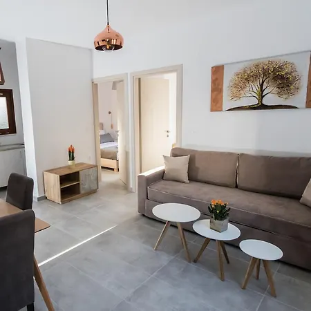Deluxe Aparthotel 3*
