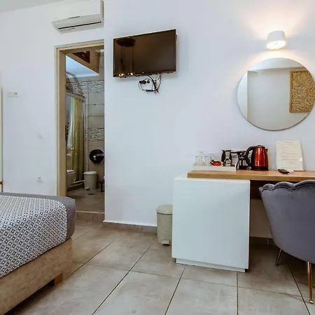 Deluxe Rooms Aparthotel