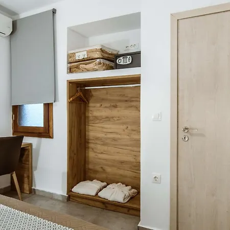 Deluxe Rooms 3* Chania (Crete)