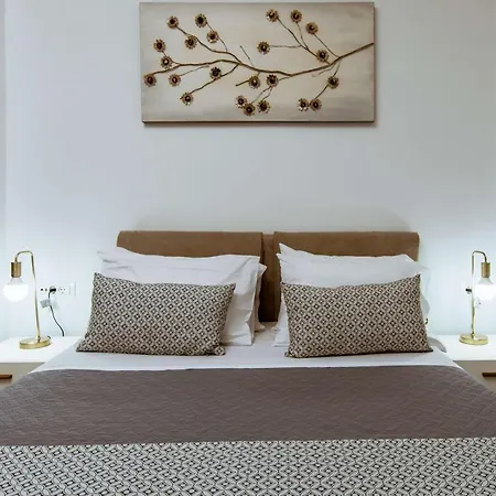 Deluxe Rooms Aparthotel Chania (Crete)