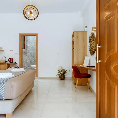 Deluxe Rooms Aparthotel