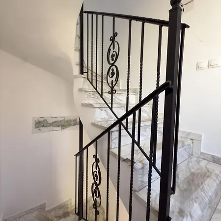 Deluxe Rooms 3* Chania (Crete)