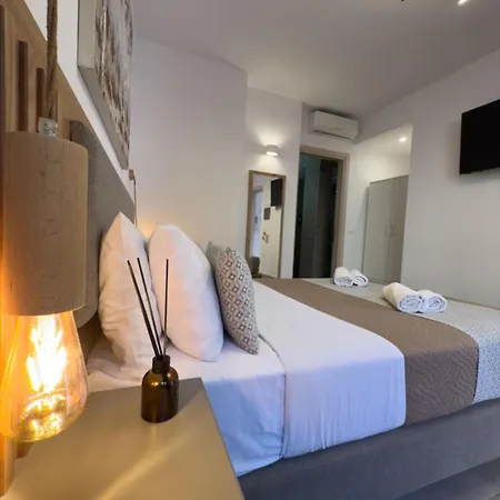 Deluxe Rooms Aparthotel