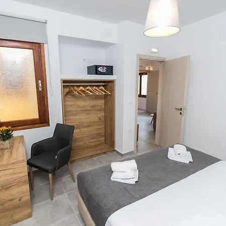 Deluxe Chania (Crete)