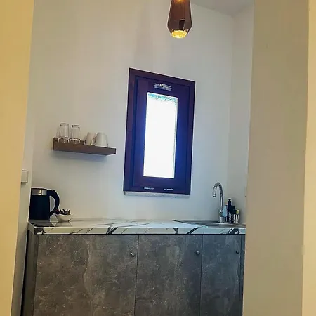 Deluxe Rooms Aparthotel 3*