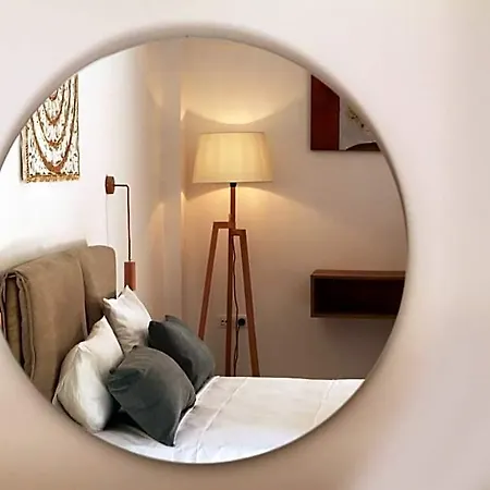 Deluxe Rooms Aparthotel 3*