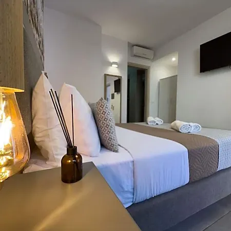 Deluxe Rooms