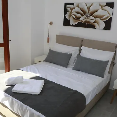 Deluxe 4* Chania (Crete)