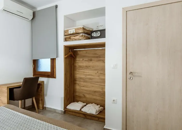 Deluxe 4* Chania (Crete)