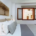 Deluxe